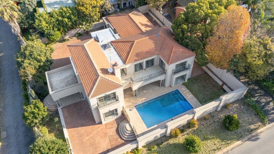 5 Bedroom Property for Sale in Lonehill Gauteng