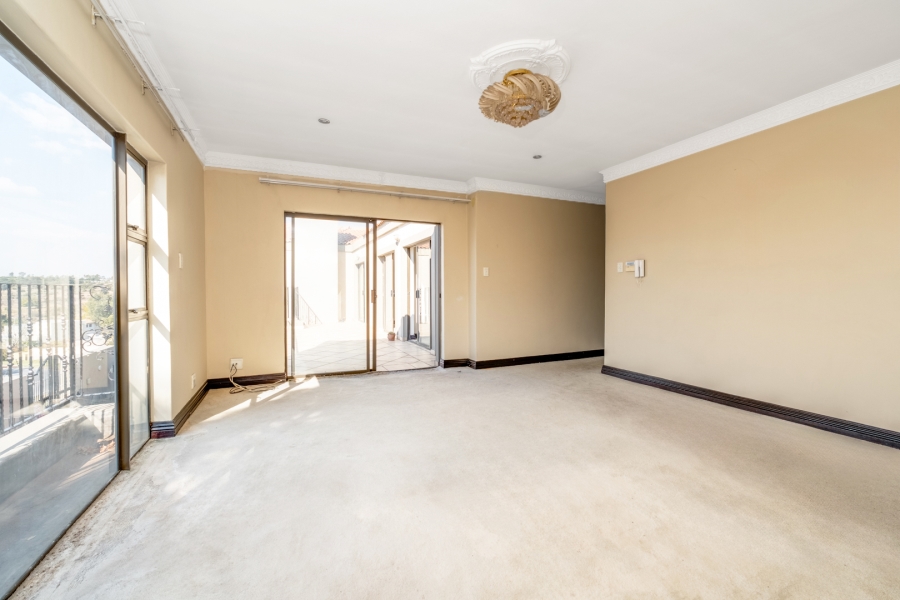 5 Bedroom Property for Sale in Lonehill Gauteng