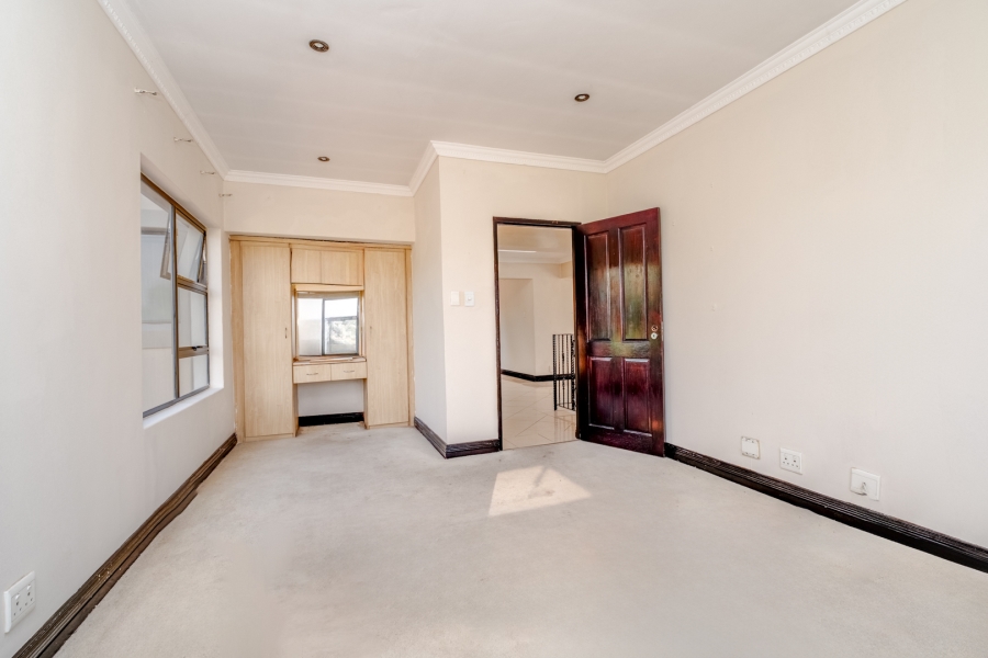 5 Bedroom Property for Sale in Lonehill Gauteng