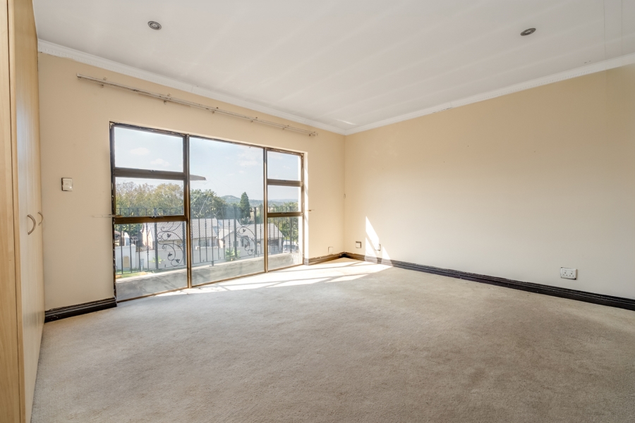 5 Bedroom Property for Sale in Lonehill Gauteng