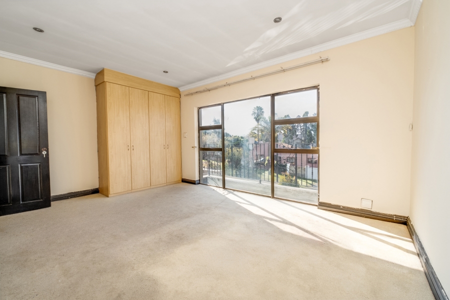 5 Bedroom Property for Sale in Lonehill Gauteng