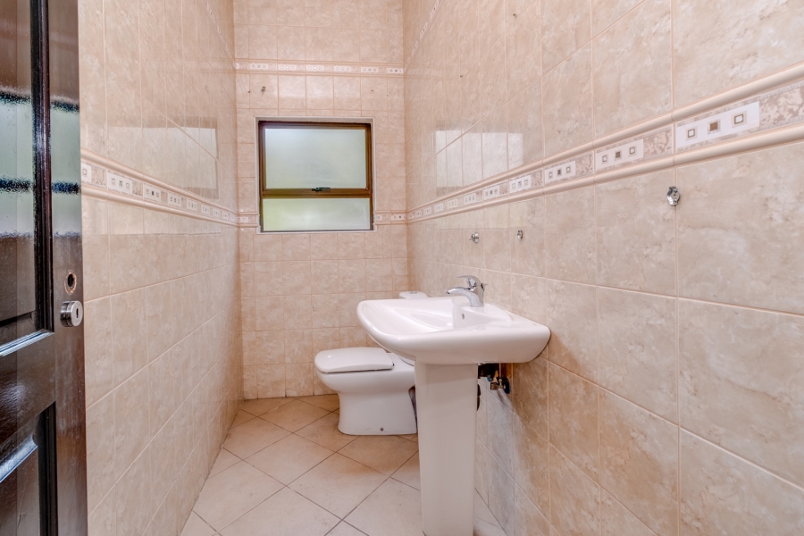 5 Bedroom Property for Sale in Lonehill Gauteng