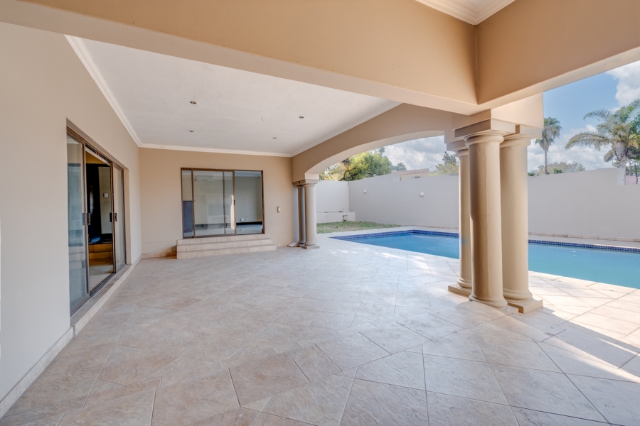 5 Bedroom Property for Sale in Lonehill Gauteng