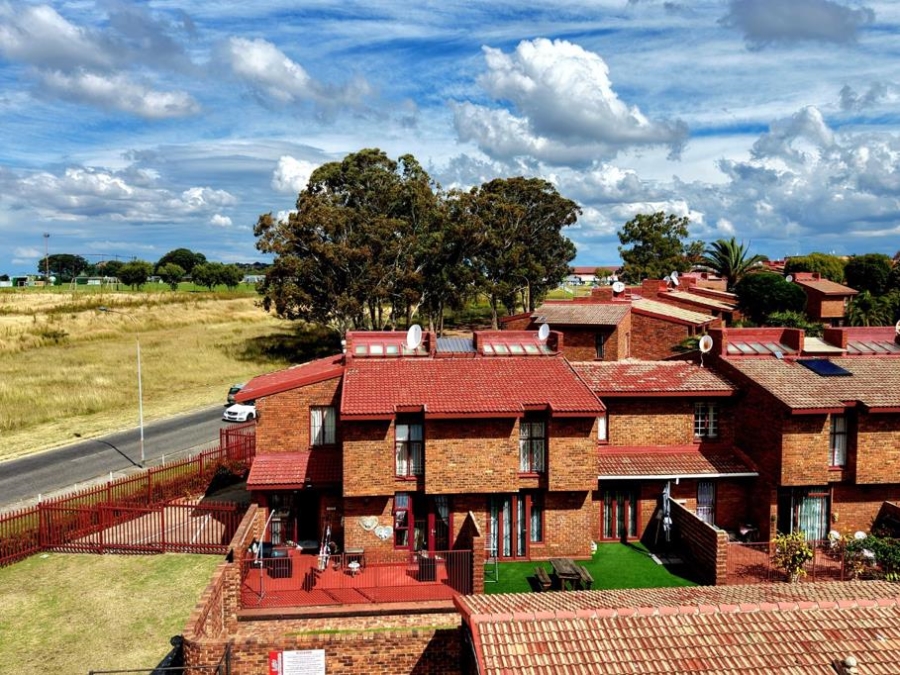 3 Bedroom Property for Sale in The Hill Gauteng
