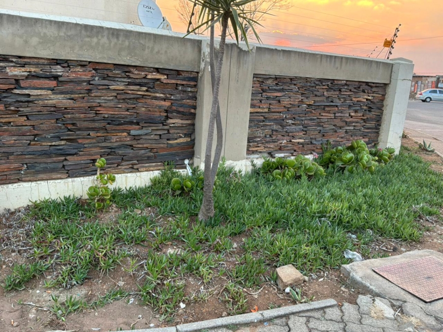 2 Bedroom Property for Sale in Elspark Gauteng