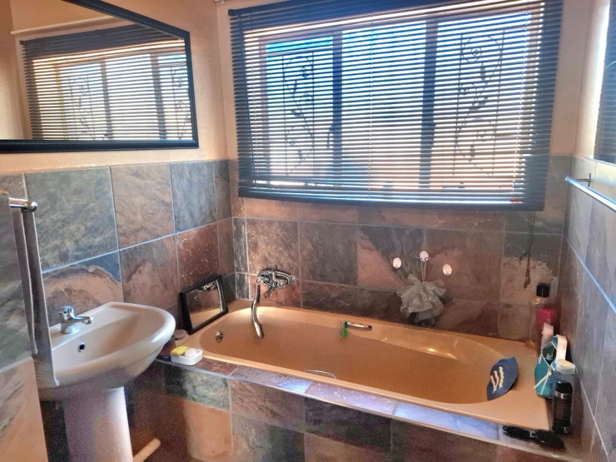 3 Bedroom Property for Sale in Westonaria Gauteng