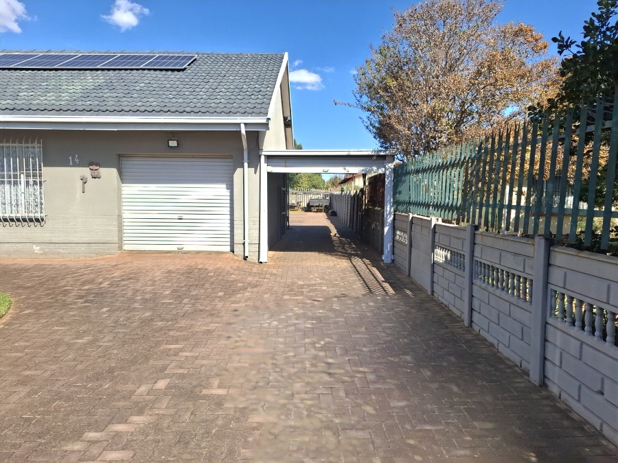 3 Bedroom Property for Sale in Westonaria Gauteng