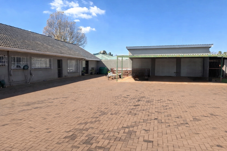 3 Bedroom Property for Sale in Westonaria Gauteng