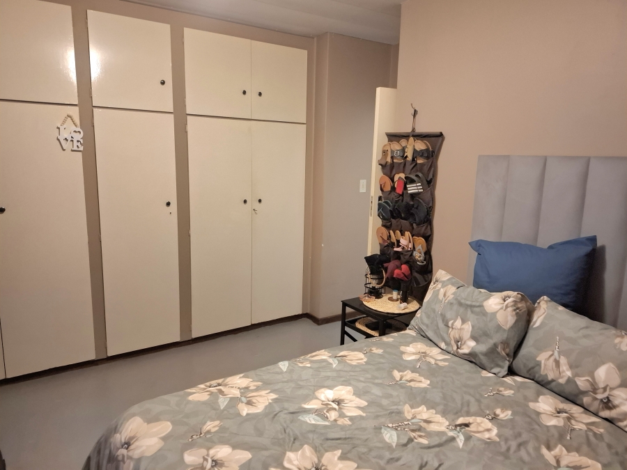 2 Bedroom Property for Sale in Greenhills Gauteng