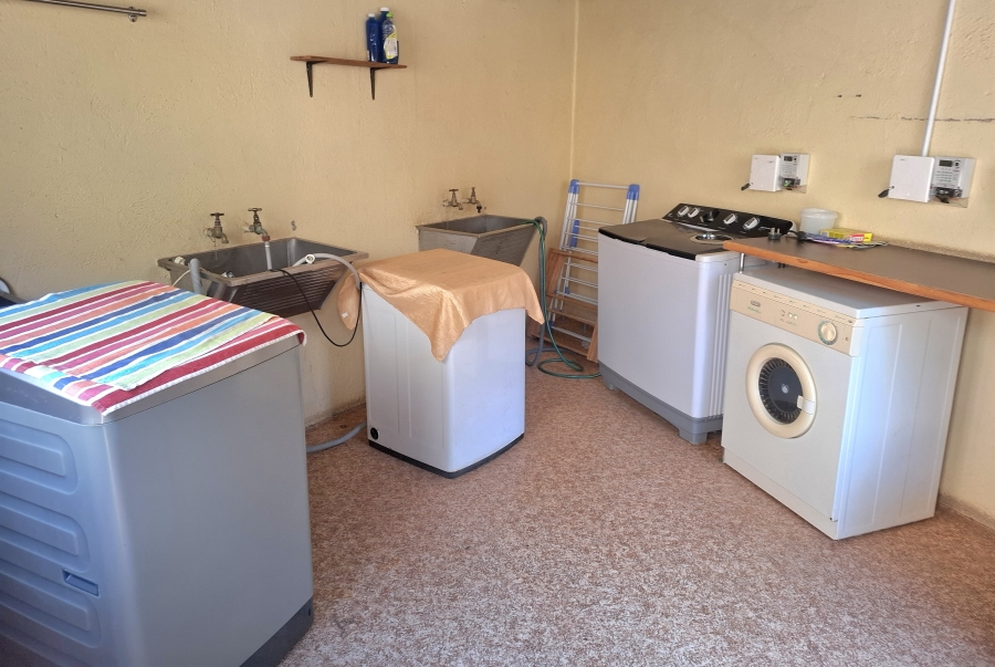 2 Bedroom Property for Sale in Greenhills Gauteng