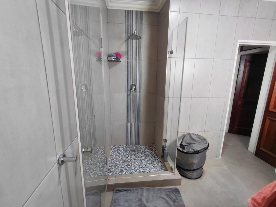 2 Bedroom Property for Sale in Dunnottar Gauteng