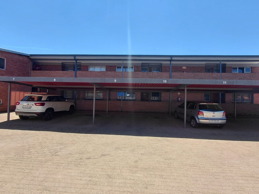 2 Bedroom Property for Sale in Dunnottar Gauteng