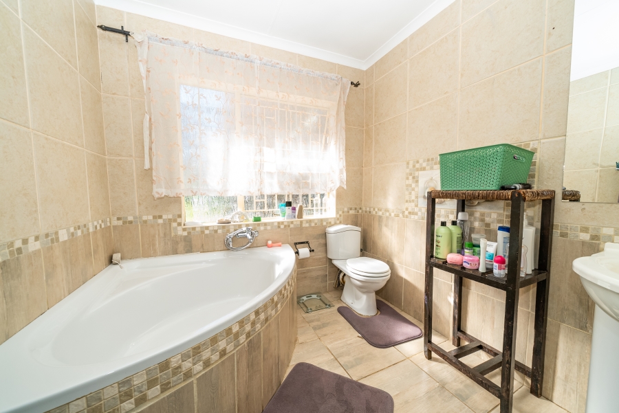4 Bedroom Property for Sale in Benoni AH Gauteng
