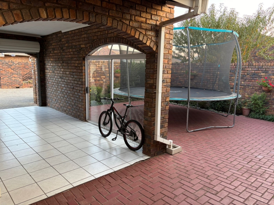 3 Bedroom Property for Sale in Three Rivers Gauteng