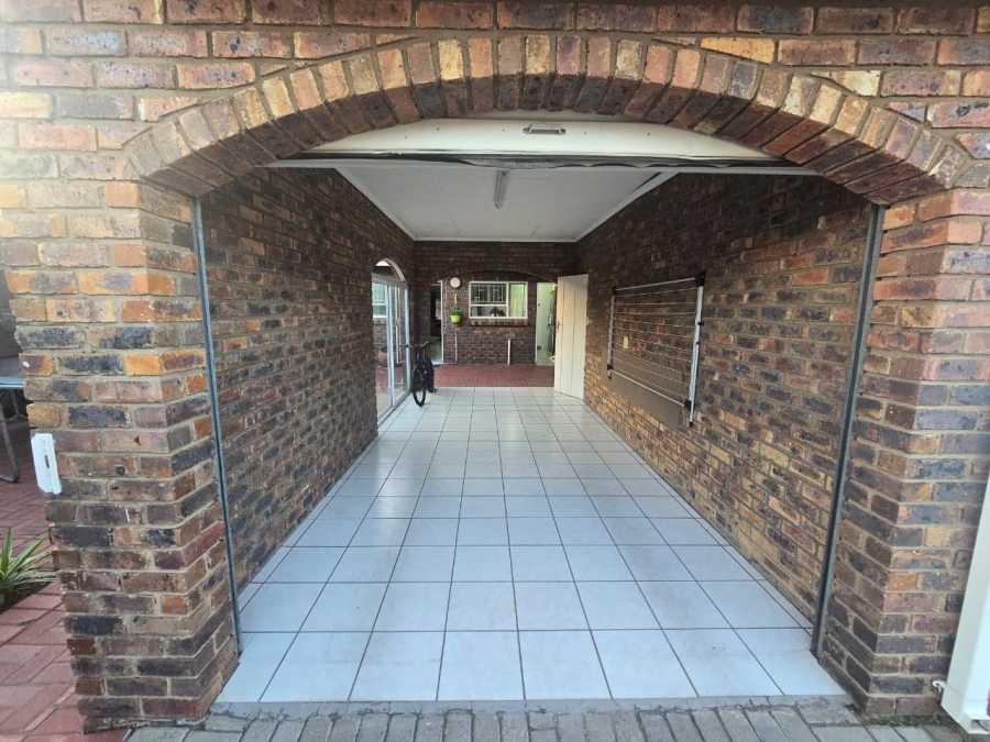3 Bedroom Property for Sale in Three Rivers Gauteng