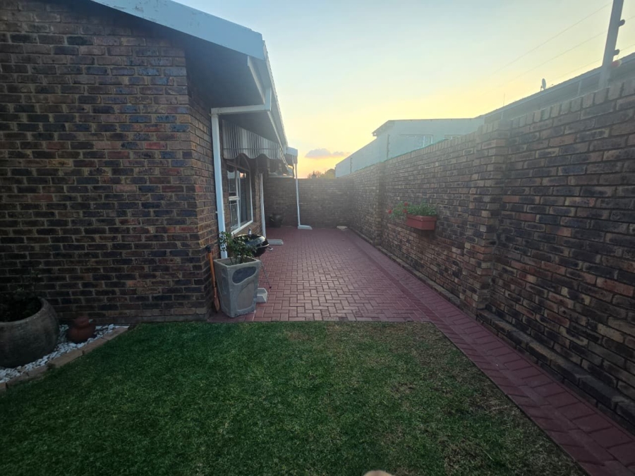 3 Bedroom Property for Sale in Three Rivers Gauteng