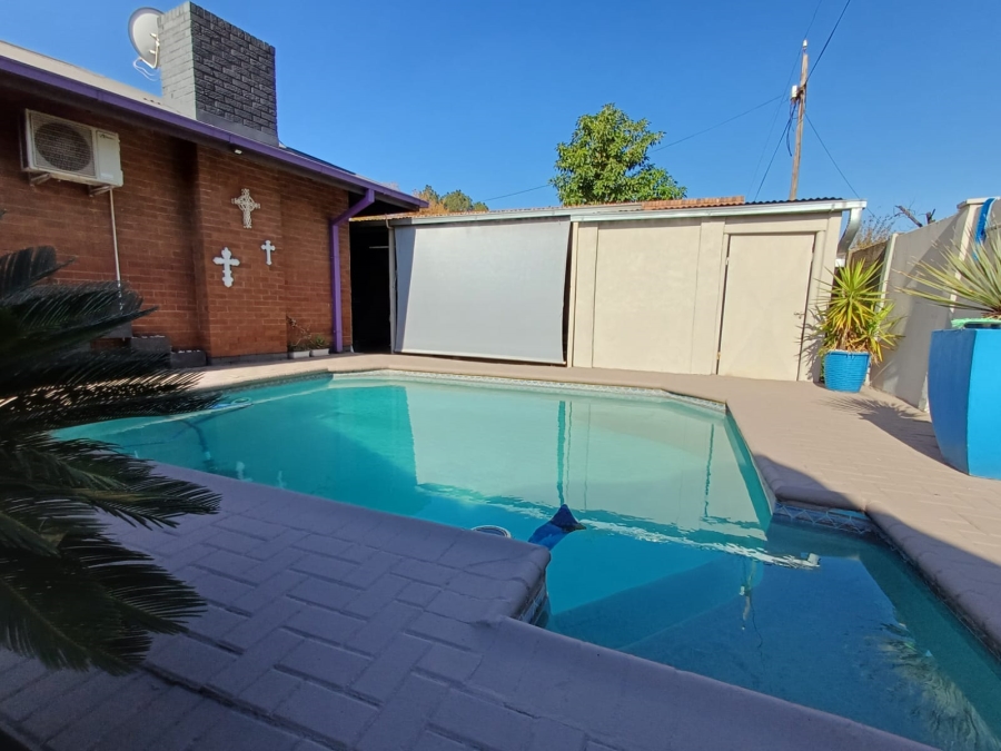 3 Bedroom Property for Sale in Vanderbijlpark CW 5 Gauteng