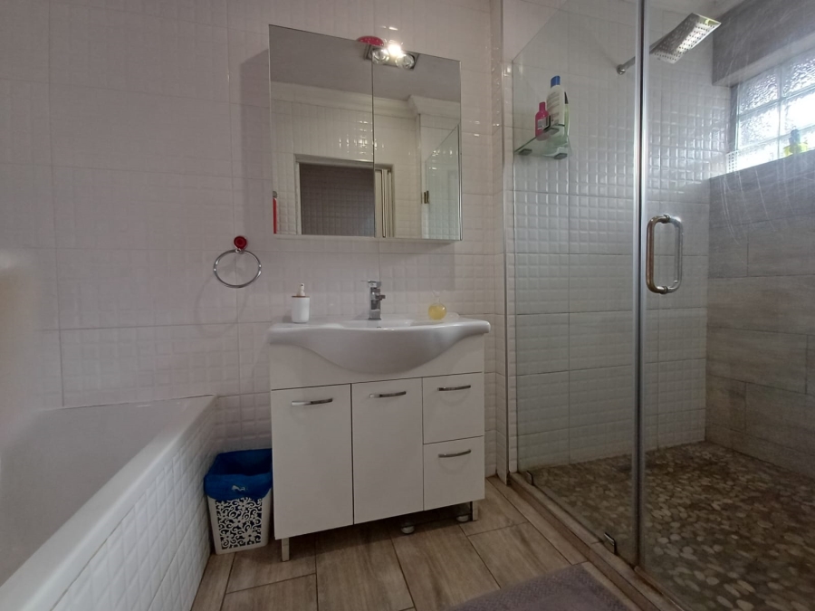 3 Bedroom Property for Sale in Vanderbijlpark CW 5 Gauteng