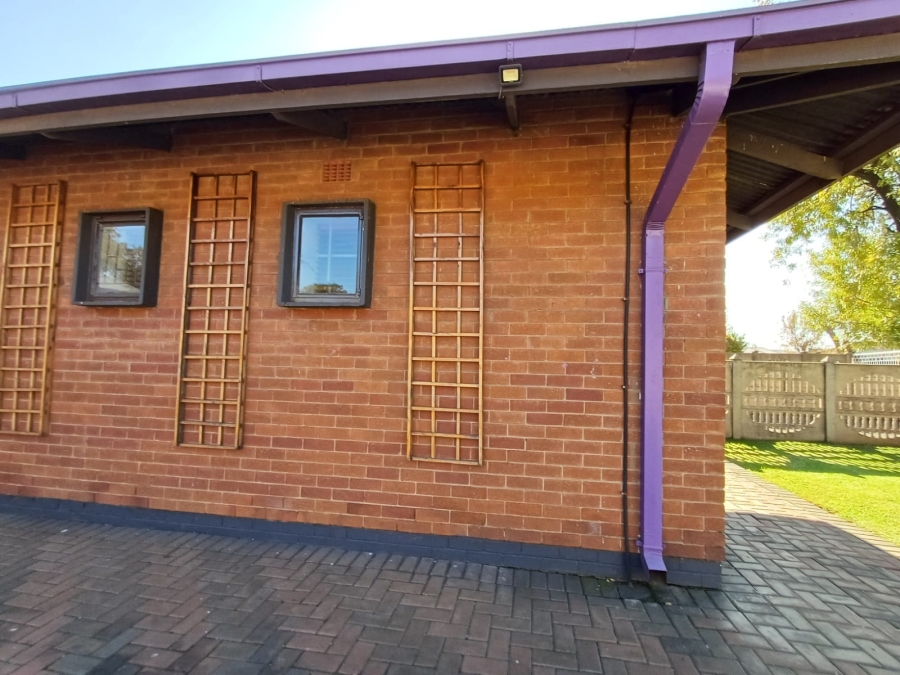 3 Bedroom Property for Sale in Vanderbijlpark CW 5 Gauteng
