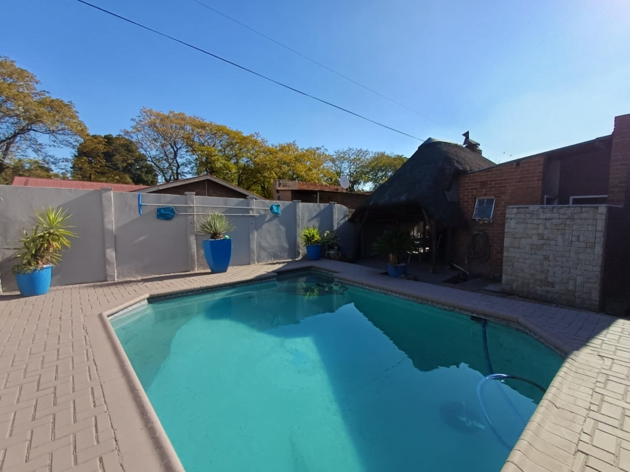 3 Bedroom Property for Sale in Vanderbijlpark CW 5 Gauteng