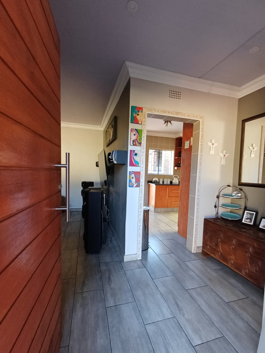 3 Bedroom Property for Sale in Vanderbijlpark CW 5 Gauteng