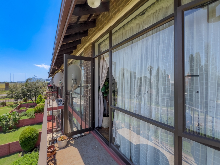 1 Bedroom Property for Sale in Croydon Gauteng