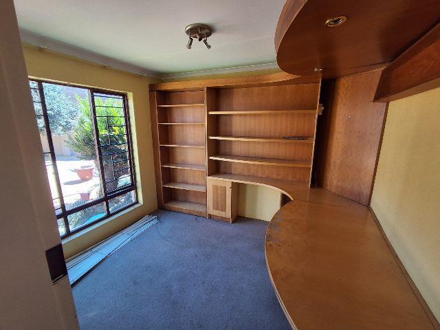 To Let 4 Bedroom Property for Rent in Van Riebeeck Park Gauteng