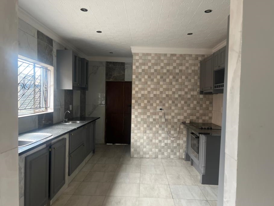 3 Bedroom Property for Sale in Edleen Gauteng