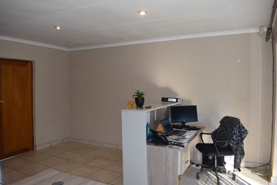 Commercial Property for Sale in Pierre Van Ryneveld Gauteng