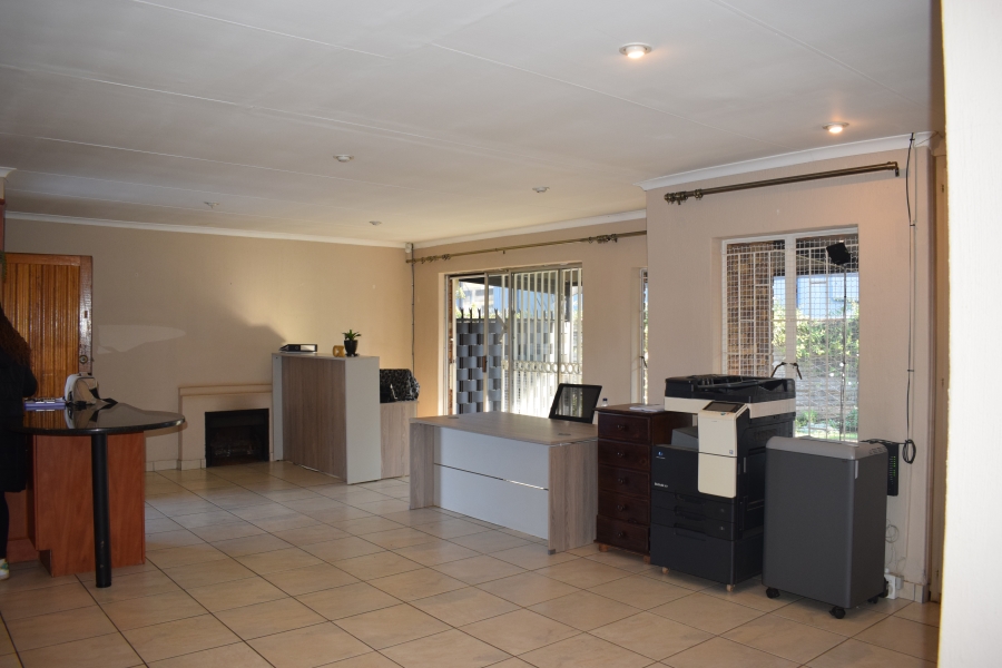 Commercial Property for Sale in Pierre Van Ryneveld Gauteng