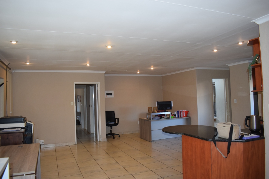 Commercial Property for Sale in Pierre Van Ryneveld Gauteng