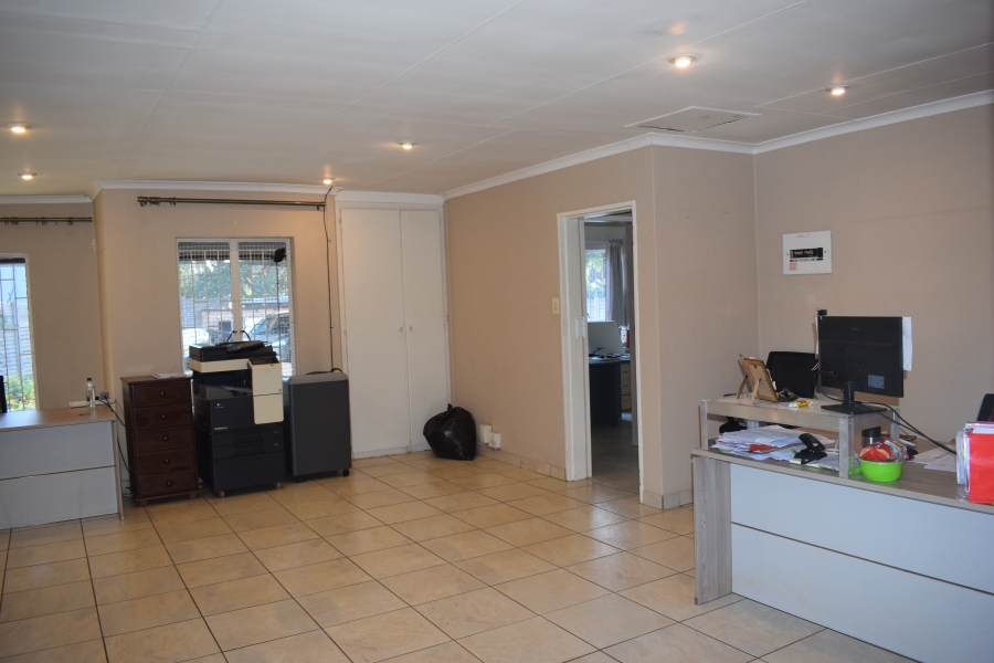 Commercial Property for Sale in Pierre Van Ryneveld Gauteng