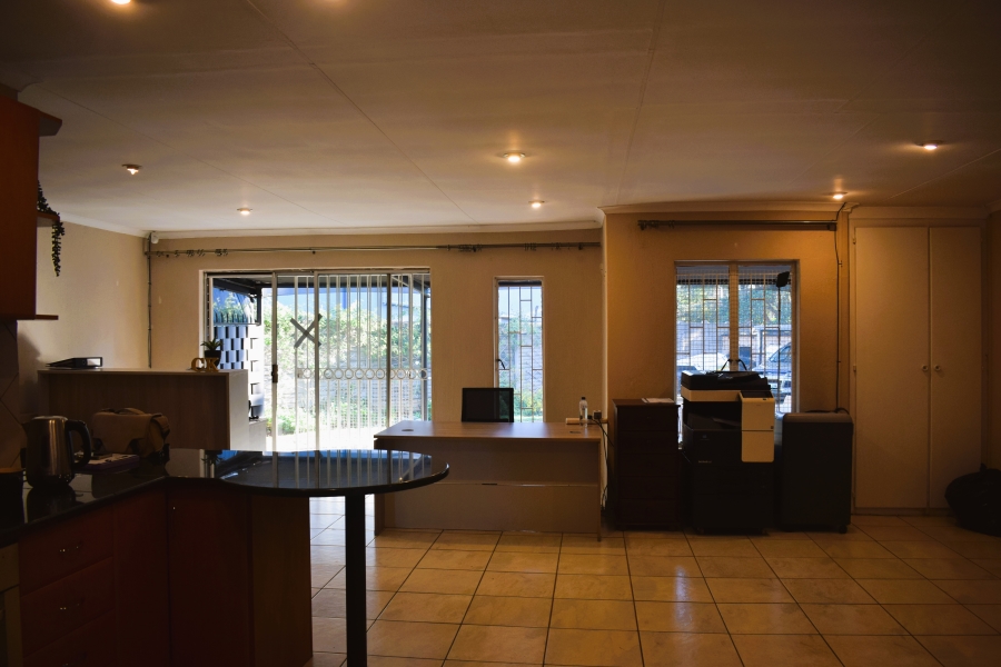 Commercial Property for Sale in Pierre Van Ryneveld Gauteng