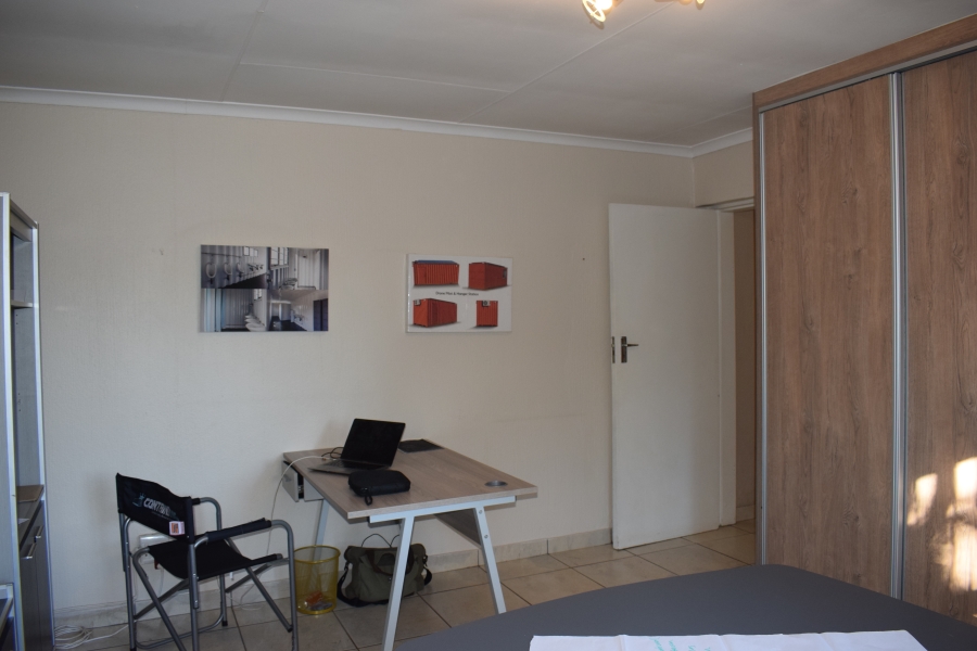 Commercial Property for Sale in Pierre Van Ryneveld Gauteng