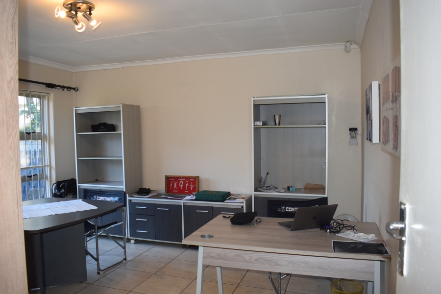 Commercial Property for Sale in Pierre Van Ryneveld Gauteng