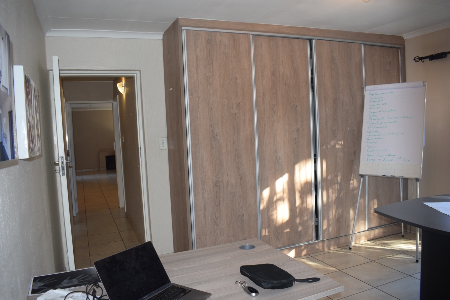 Commercial Property for Sale in Pierre Van Ryneveld Gauteng
