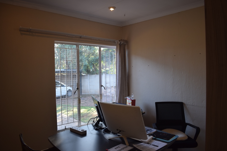 Commercial Property for Sale in Pierre Van Ryneveld Gauteng
