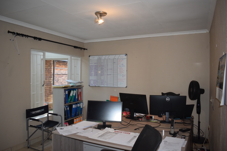 Commercial Property for Sale in Pierre Van Ryneveld Gauteng