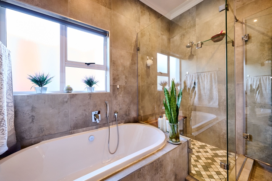 3 Bedroom Property for Sale in Waterfall Country Village Gauteng