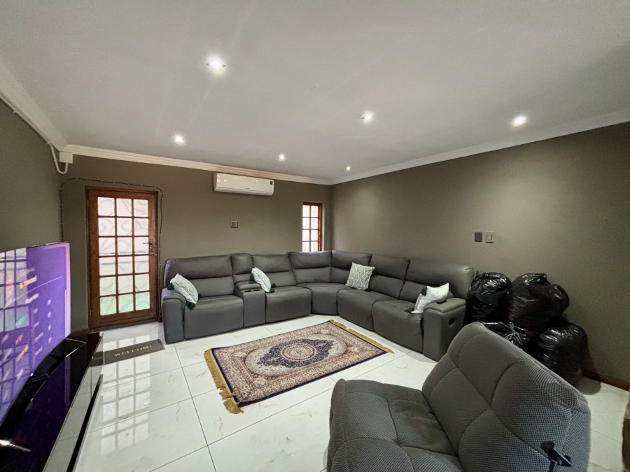 To Let 3 Bedroom Property for Rent in Randpark Gauteng