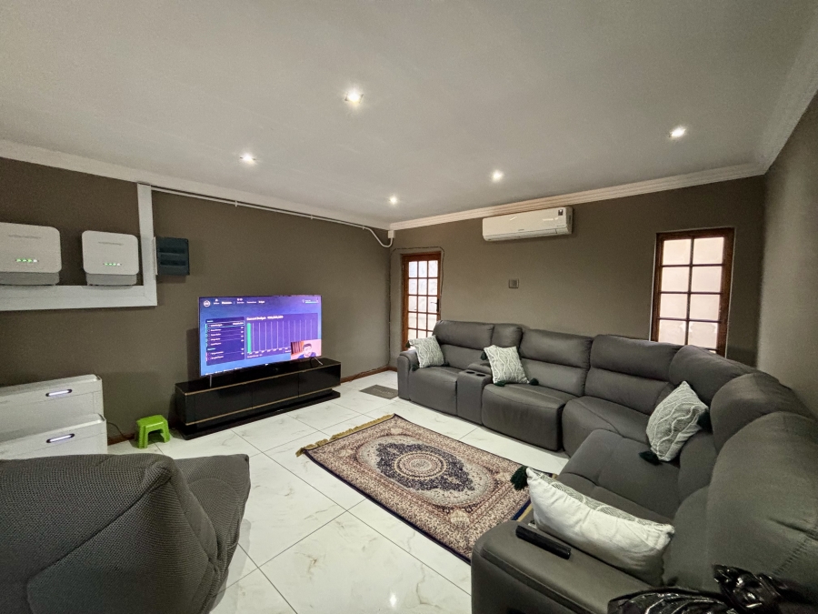 To Let 3 Bedroom Property for Rent in Randpark Gauteng