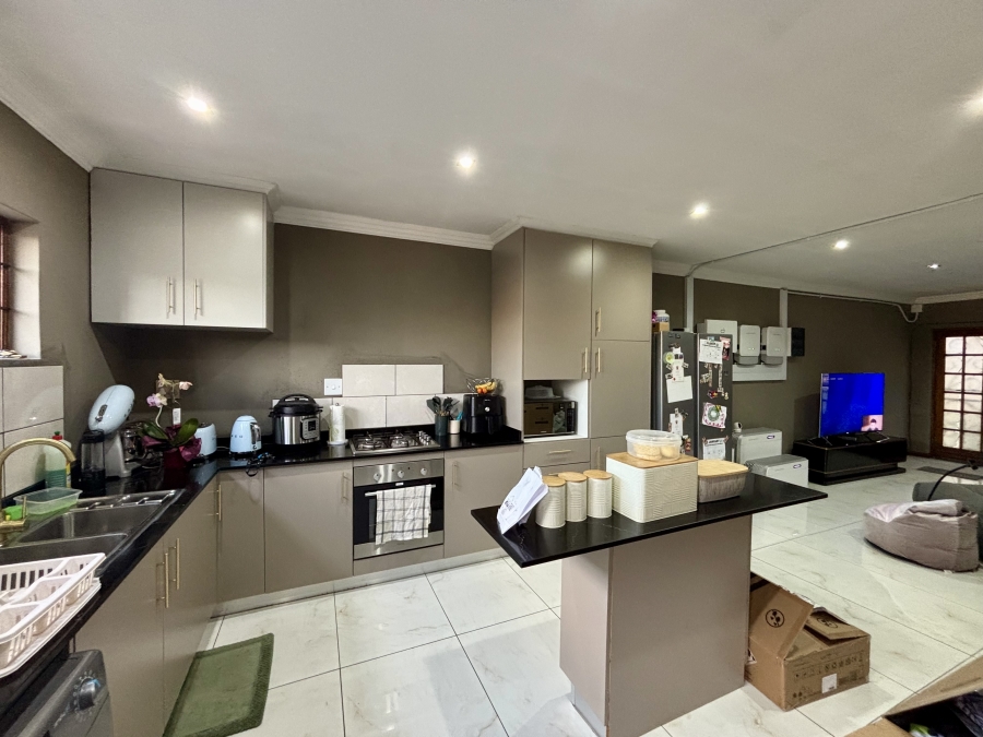 To Let 3 Bedroom Property for Rent in Randpark Gauteng