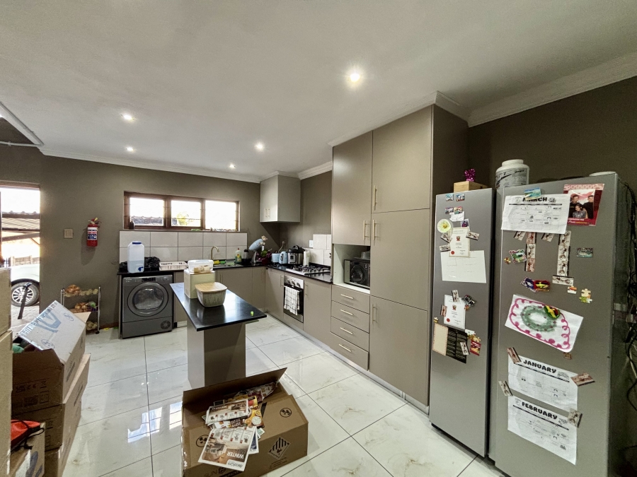 To Let 3 Bedroom Property for Rent in Randpark Gauteng