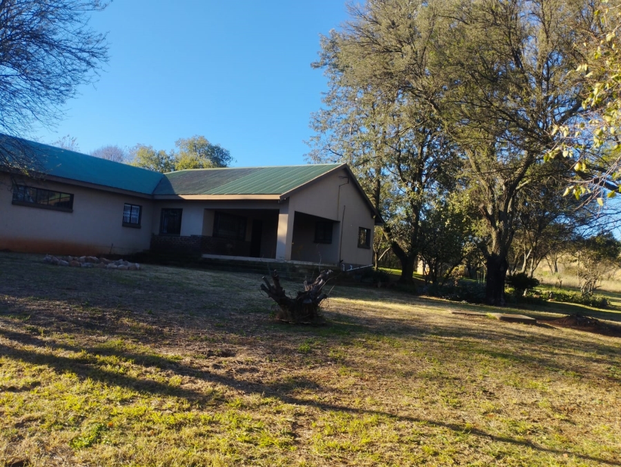 4 Bedroom Property for Sale in Houtkop A H Gauteng