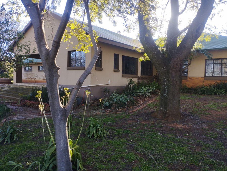 4 Bedroom Property for Sale in Houtkop A H Gauteng