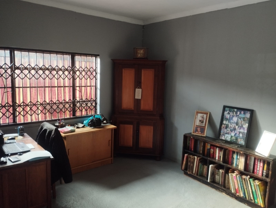 4 Bedroom Property for Sale in Houtkop A H Gauteng