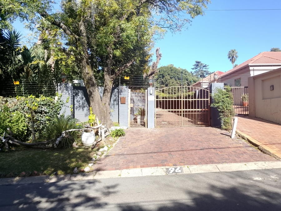 6 Bedroom Property for Sale in Kew Gauteng