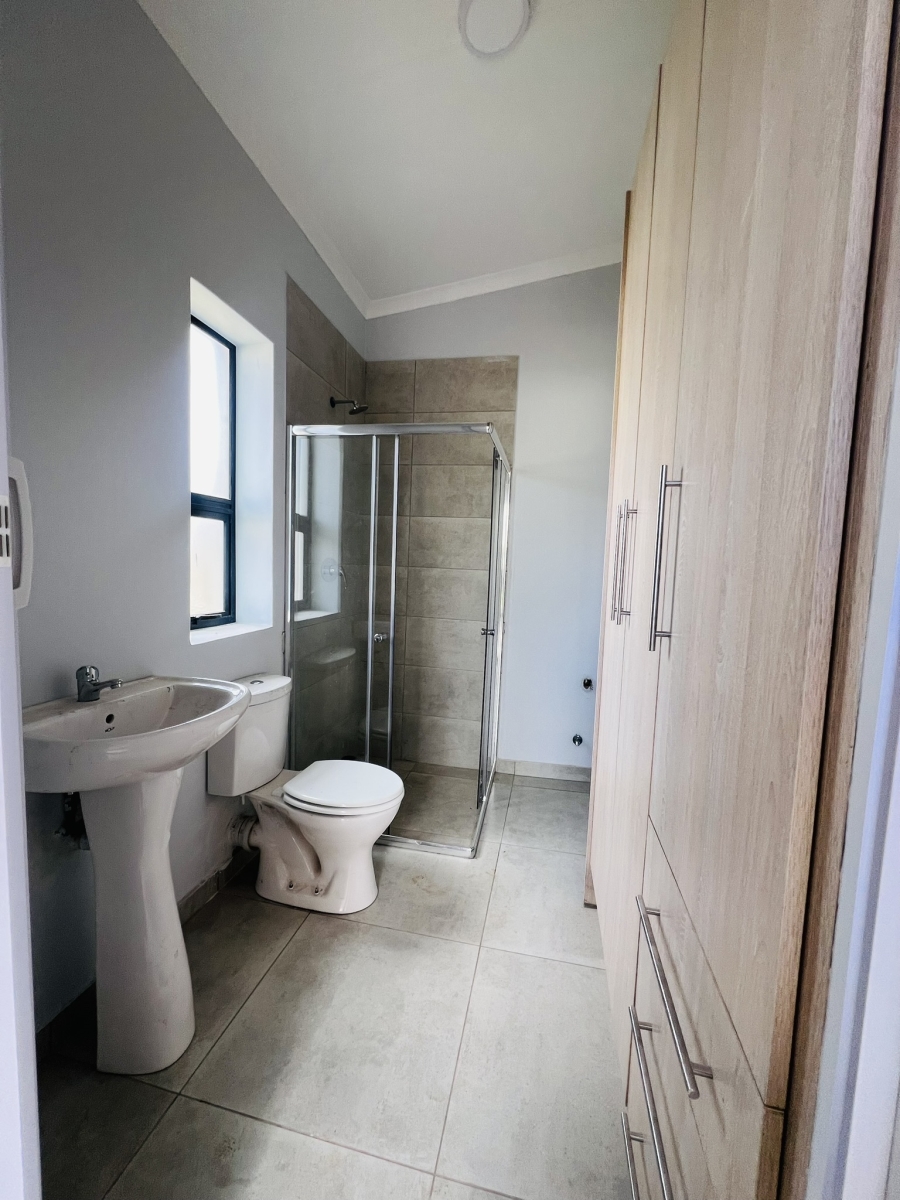 To Let 1 Bedroom Property for Rent in Florida Gauteng