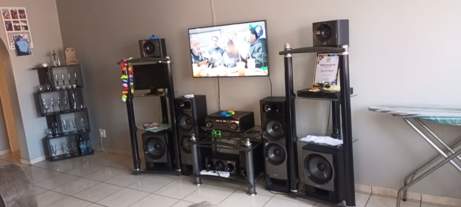 3 Bedroom Property for Sale in Elandspoort Gauteng