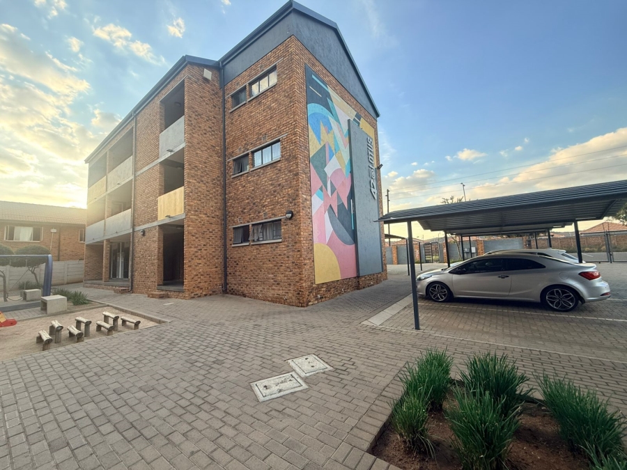 2 Bedroom Property for Sale in Lotus Gardens Gauteng